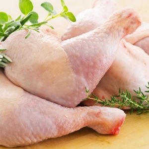 Pollo entero a cuartos